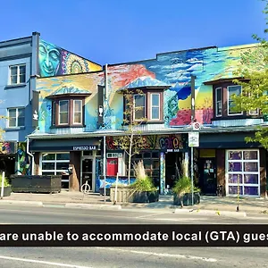 Guest house The Only Backpacker's (adults Only), Toronto